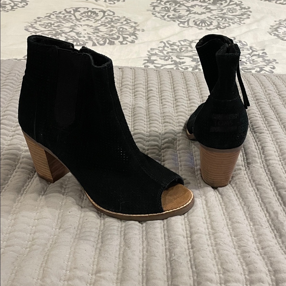Toms Black Peep-Toe Ankle Boots size 6